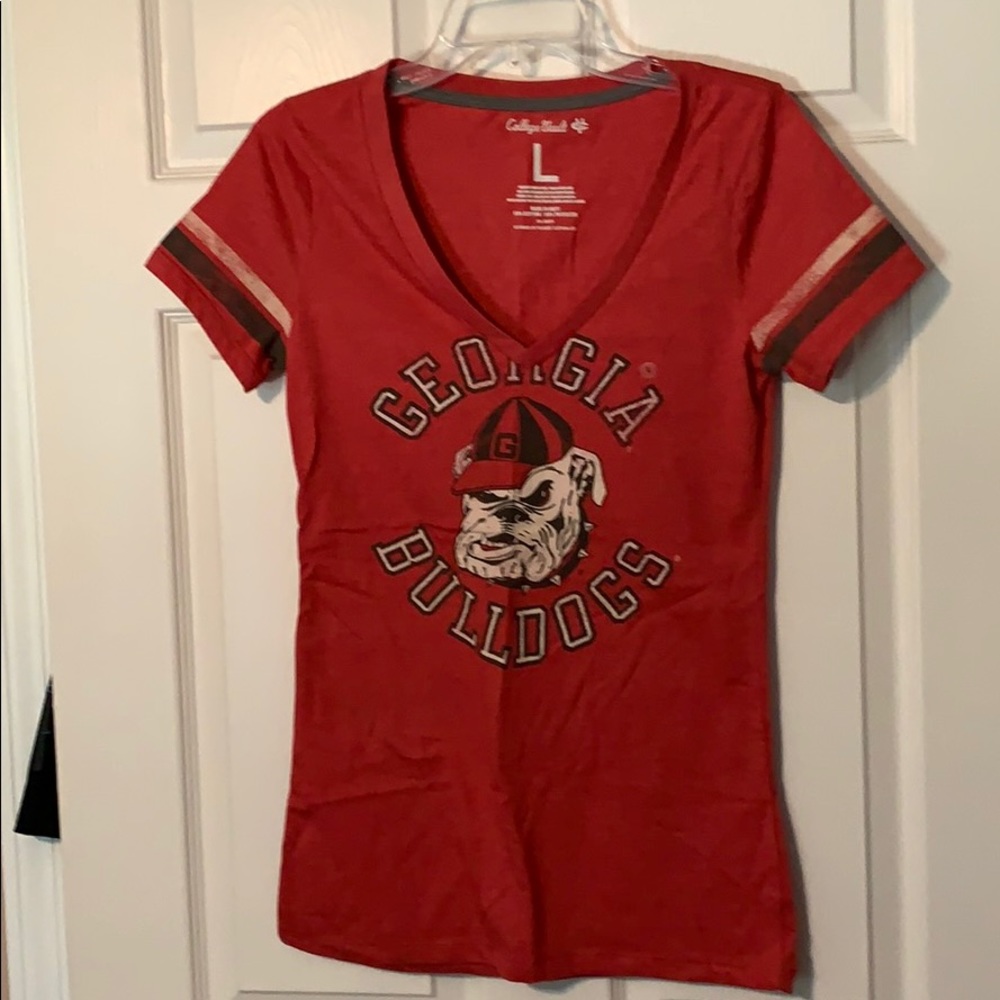 American Eagle UGA Dawgs V-Neck T-Shirt